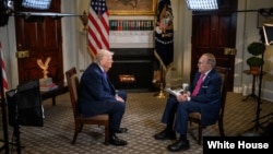 Hevpeyvîna Serok Trump ligel Fox Business. 