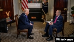 دونالد ترمپ، رییس جمهور ایالات متحدۀ امریکا - لری کودلو از شبکۀ تلویزیونی فاکس
