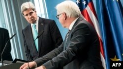 Державний секретар США Джон Керрі (л) і міністр закордонних справ Німеччини Франк-Вальтер Штайнмаєр під час прес-конференції в Берліні