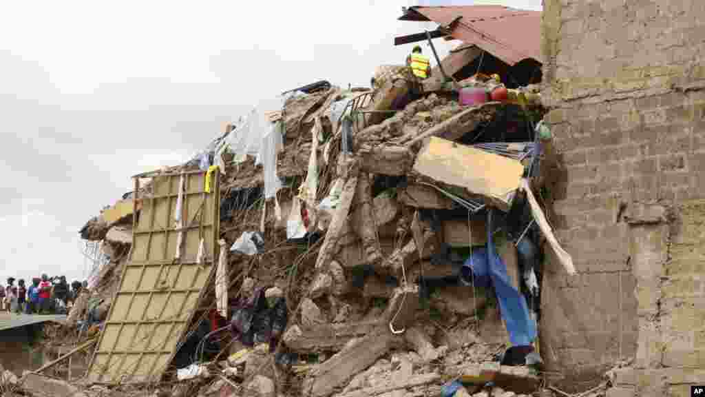 Le bâtiment effondré à Nairobi, au Kenya, le 13 juin 2017.