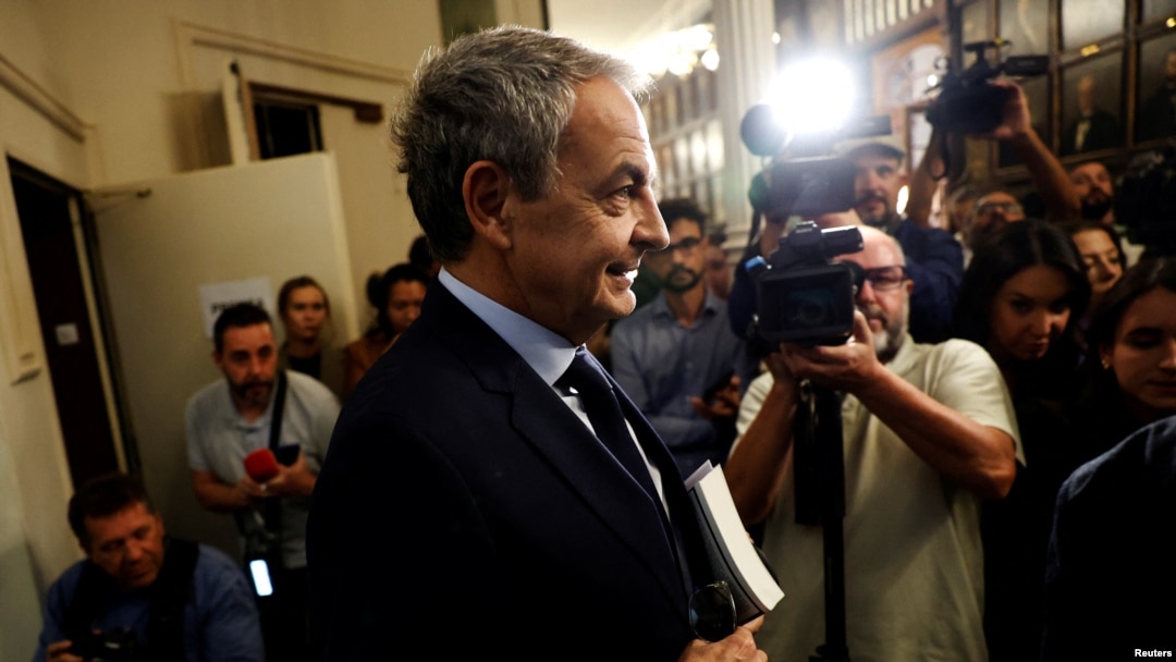El ex presidente del Gobierno español, José Luis Rodríguez Zapatero, participa en la presentación de un libro en Madrid, el 24 de septiembre de 2024.