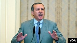 PM Turki Recep Tayyip Erdogan mengumumkan pemutusan hubungan perdagangan, militer dan industri pertahanan dengan Israel (6/9).