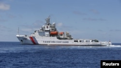 영유권 분쟁지역인 남중국해 스프라틀리 군도에서 중국 해안경비정이 항해하고 있다. (자료사진)