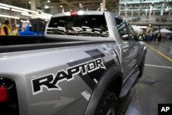 Fordovo vozilo Raptor F-150, fotografisano 11. aprila 2024. u fabrici u državi Mičigen. Ford i Dženeral motors su među kompanijama koje kažu da će biti pogođene kineskim tarifama.