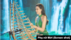 Hoa hậu Việt Nam Đỗ Thị Hà trình diễn bản nhạc 'chống Mỹ' "Cô gái vót chông" trên đàn T'rưng tại cuộc thi Miss World 2021 đang diễn ra tại Puerto Rico, một hòn đảo thuộc Hoa Kỳ. 