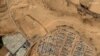 Këto pamje të kombinuara sateliti të kompanisë Maxar Technologies, të publikuara më 23 prill, 2024 tregojnë kampet e të zhvendosurve palestinezë në Rafah më 7 prill, 2024. Maxar Technologies/AFP
