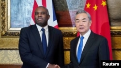 2025年2月13日，英国外交大臣戴维·拉米（David Lammy）与中国外长王毅在伦敦举行会谈。