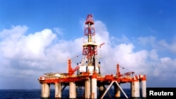 Ảnh minh họa: Giàn khoan dầu của Tổng công ty dầu khí ngoài khơi quốc gia Trung Quốc CNOOC. 