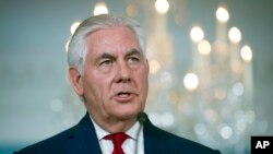 លោក​រដ្ឋ​មន្ត្រី Rex Tillerson ធ្វើ​សេចក្តី​ថ្លែងការណ៍​នៅ​ក្រសួង​ការបរទេស​ រដ្ឋធានី​វ៉ាស៊ីនតោន កាលពី​ថ្ងៃទី៤ ខែតុលា ឆ្នាំ២០១៧។