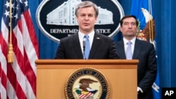  Giám đốc FBI Christopher Wray phát biểu trong một hội nghị tại Bộ Tư pháp, 28/10/2020.