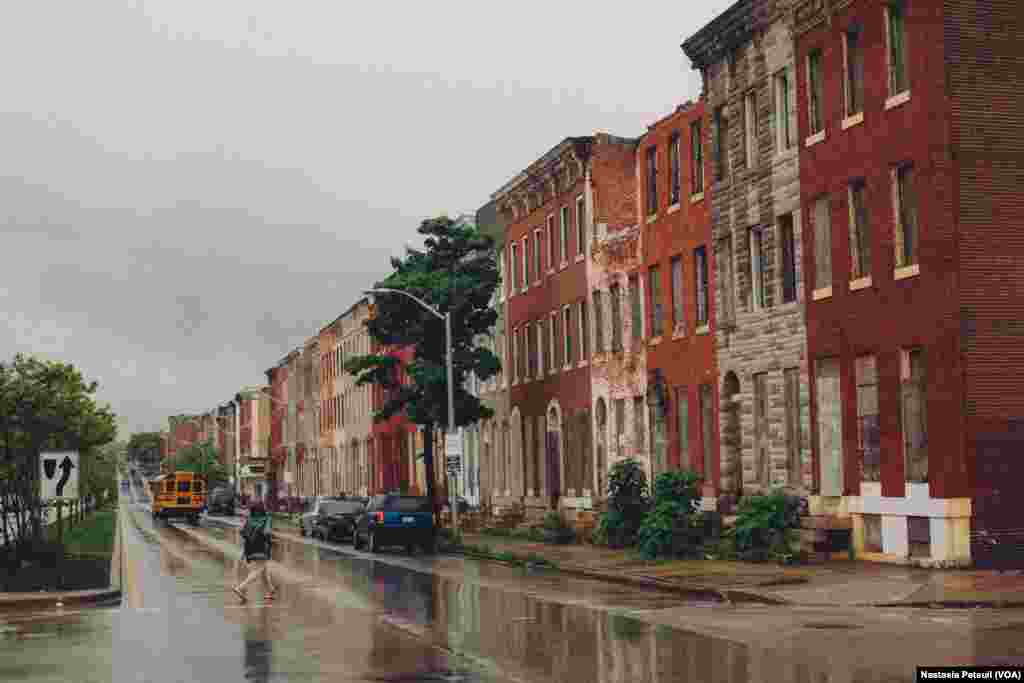 Le quartier de Sandtown est tombé dans la décrépitude après la crise de l&#39;industrie, comme les villes de Détroit (Michigan) ou de Cleveland (Ohio), Baltimore, le 6 mai 2016. (VOA/ Nastasia Peteuil)