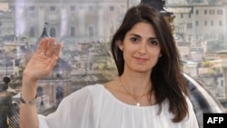 Virginia Raggi, la nouvelle maire de Rome en Italie.