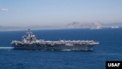 Kapal-induk Amerika 'USS Abraham Lincoln' yang diberangkatkan ke Teluk Persia. 