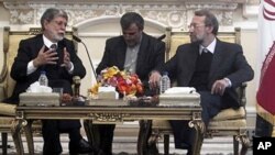 وه‌زیری ده‌ره‌وه‌ی برازیل سیلسۆ ئامۆریم له‌گه‌ڵ سه‌رۆکی په‌رله‌مانی ئێران عه‌لی لاریجانی له‌ تاران کۆده‌بێته‌وه‌، دووشه‌ممه‌ 26 ی چواری 2010