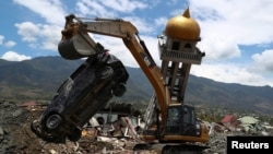 Một đền thờ bị hủy hoại sau trận động đất ở Palu, Indonesia, ngày 8/10/2018.