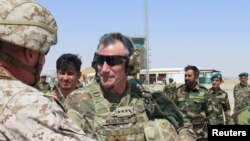 Jenderal AD AS John Nicholson, komndang pasukan AS di Afghanistan, tiba di provinsi Helmand, Afghanistan, 29 April 2017. 