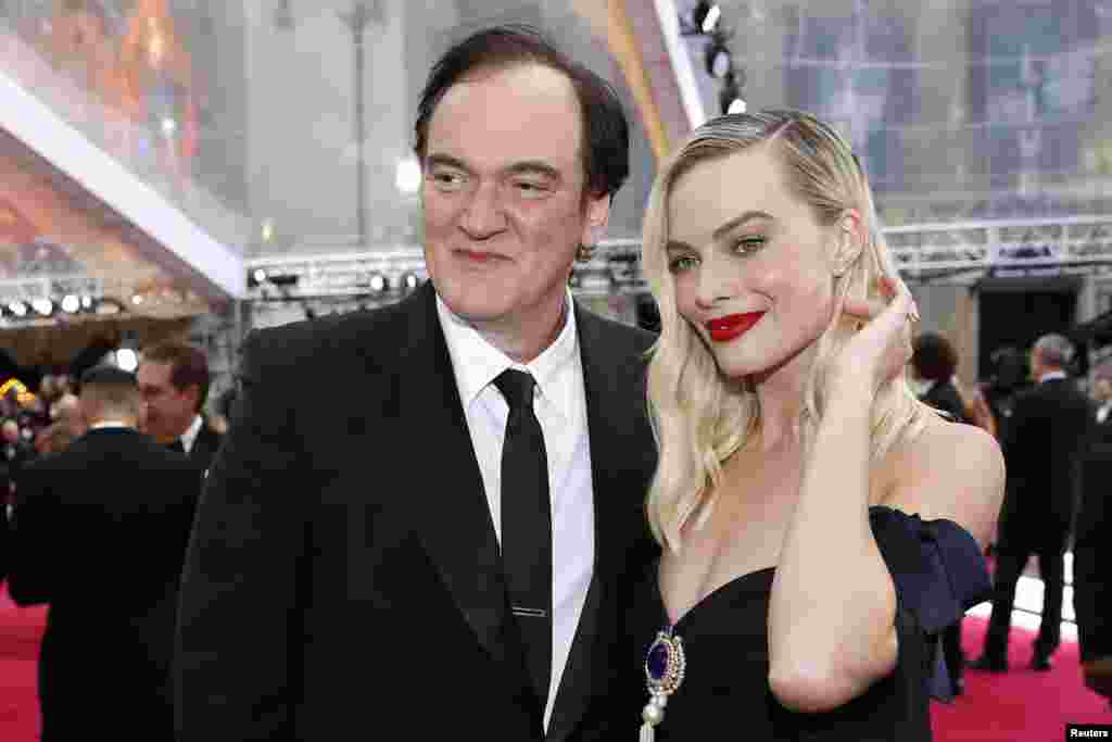 អ្នកនាងMargot Robbie និង លោក Quentin Tarantino នៅ​លើ​កម្រាល​ព្រំ​ក្រហម​នៅ​ពេល​មក​ដល់​ពិធី​ទទួល​ពានរង្វាន់​អូស្ការ Academy Awards លើក​ទី ៩២ នៅ​ហូលីវូដ ថ្ងៃទី ៩ ខែកុម្ភៈ​ឆ្នាំ ២០២០។