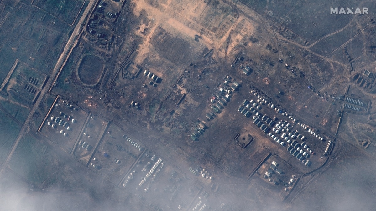 Спутниковые снимки российских войск