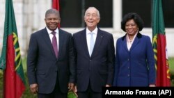 João Lourenço (esq), Marcelo Rebelo de Sousa (cen) Ana Lourenço (dir)