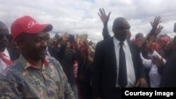 Abasekeli bebandla leMDC Alliance besamukela umkhokheli wabo eGweru. (Umfanekiso Ogciniweyo)