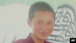 རང་ལུས་མེར་སྲེག་གཏོང་མཁན་བཙུན་མ་བསྟན་འཛིན་ཆོས་སྒྲོན་ལགས་འདས་གྲོངས་སུ་འགྱུར་ཡོད་པ