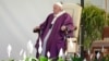 El papa Francisco en una ceremonia en el cementerio Laurentino en las afueras de Roma, el 2 de noviembre del 2024. 