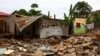 Vista geral de casas destruídas no bairro Patriota, Luanda - Angola, a 20 de Abril, depois das fortes chuvas de 19.