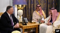 Mike Pompeo y Salmán bin Abdelaziz discutieron los problemas de seguridad presentados por Irán en Riad, capital de Arabia Saudita. 
