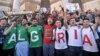 Des manifestants à Alger en Algérie le 15 mars 2019.