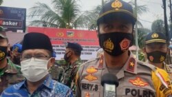 Wakil Kepala Kepolsian Daerah Sulawesi Tengah Brigjend Polisi Hery Santoso saat memberikan keterangan kepada wartawan, Kamis, 24 September 2020. (Foto: Yoanes Litha/VOA)