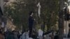 یک وکیل دادگستری: دختر معترض به حجاب اجباری در خیابان انقلاب بازداشت شده است