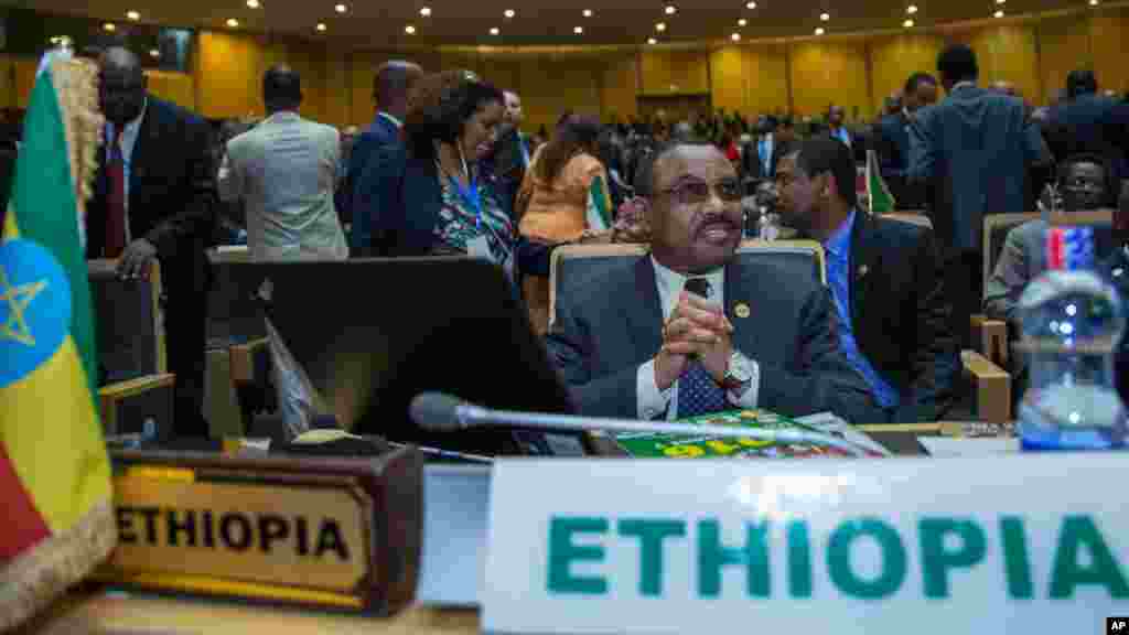 Ethiopian Prime Minister Hailemariam Desalegn attends the opening ceremony of the 26 ordinary of the African Summit in Ethiopian capital Addis Ababa Saturday, Jan. 30, 2016.