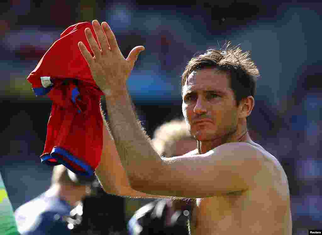 England&#39;s Frank Lampard at the end of his match against Costa Rica at the Mineirao stadium in Belo Horizonte, June 24, 2014. 