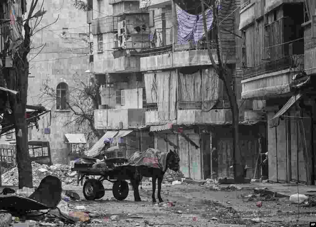 Estado de un barrio de la ciudad luego de uno de los frecuentes bombardeos.