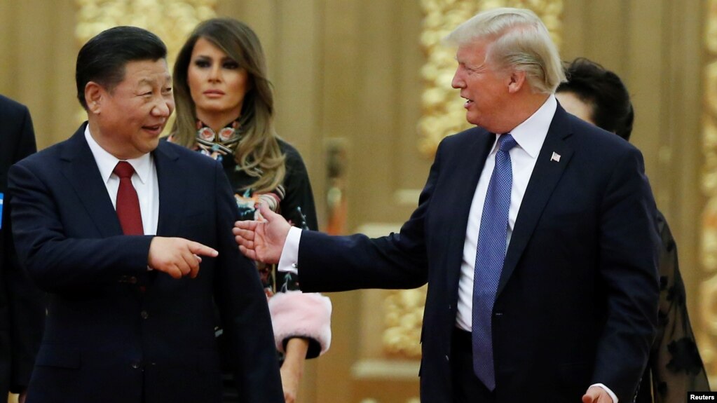 Tổng thống Mỹ Donald Trump và Chủ tịch Trung quốc Tập Cận Bình đến dự quốc yến tại Đại sảnh Nhân dân Bắc Kinh, ngày 9/11/2017.