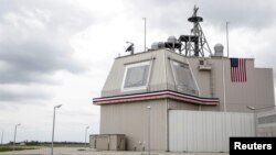 루마니아 남부의 미 공군 데베셀루 공군기지에 설치된 '이지스 어쇼어' 미사일방어시스템. 일본이 차기 지상 방공체계로 도입을 할 예정이다. (자료사진)