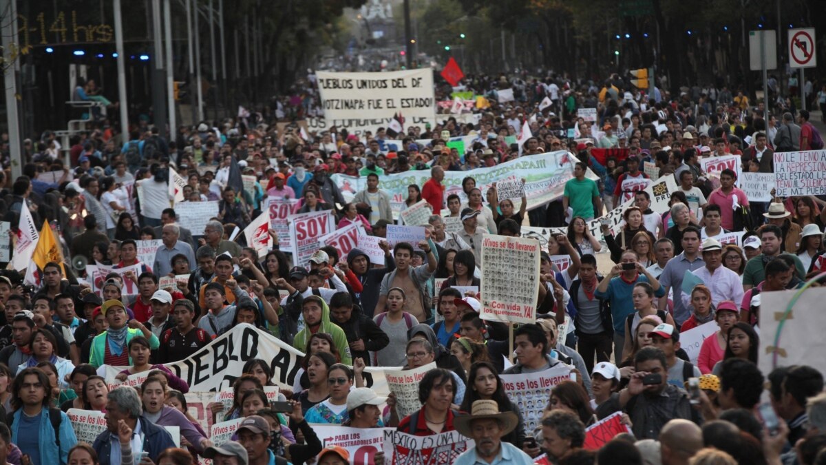 Thousands Protests for Missing Mexico Students