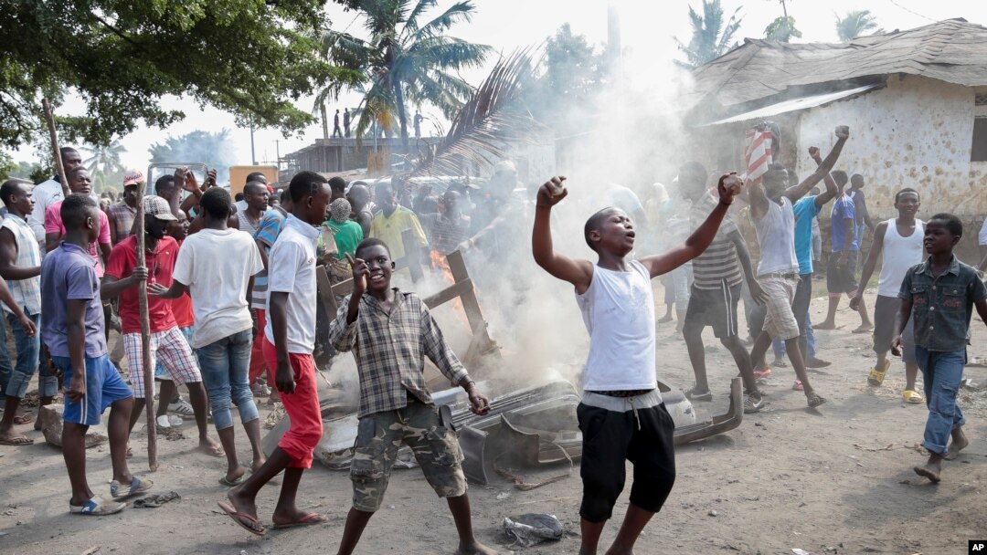 Demontrasi menentang pencalonan ketiga Presiden Burundi terus berlangsung di ibukota Bujumbura (26/5).
