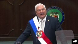 El presidente de Panamá Ricardo Martinelli también viajará a Vietnam el miércoles.