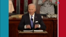 Prezidan Joe Biden ap pwononse diskou sou eta peyi a devan 2 chanm kongrè a reyini.