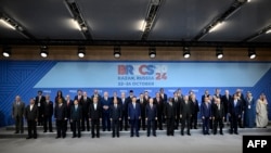 BRICS Zirvesi Tataristan'ın başkenti Kazan'da yapılıyor. Zirveye katılan ülkelerin liderleri aile fotoğrafı çektirdi- 24 Ekim 2024.