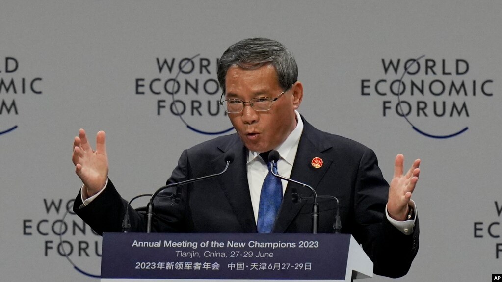 中国国务院总理李强出席世界经济论坛第十四届新领军者年会。（美联社）(photo:VOA)