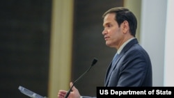 资料照片：美国国务卿卢比奥(摄于2025年10月24日)