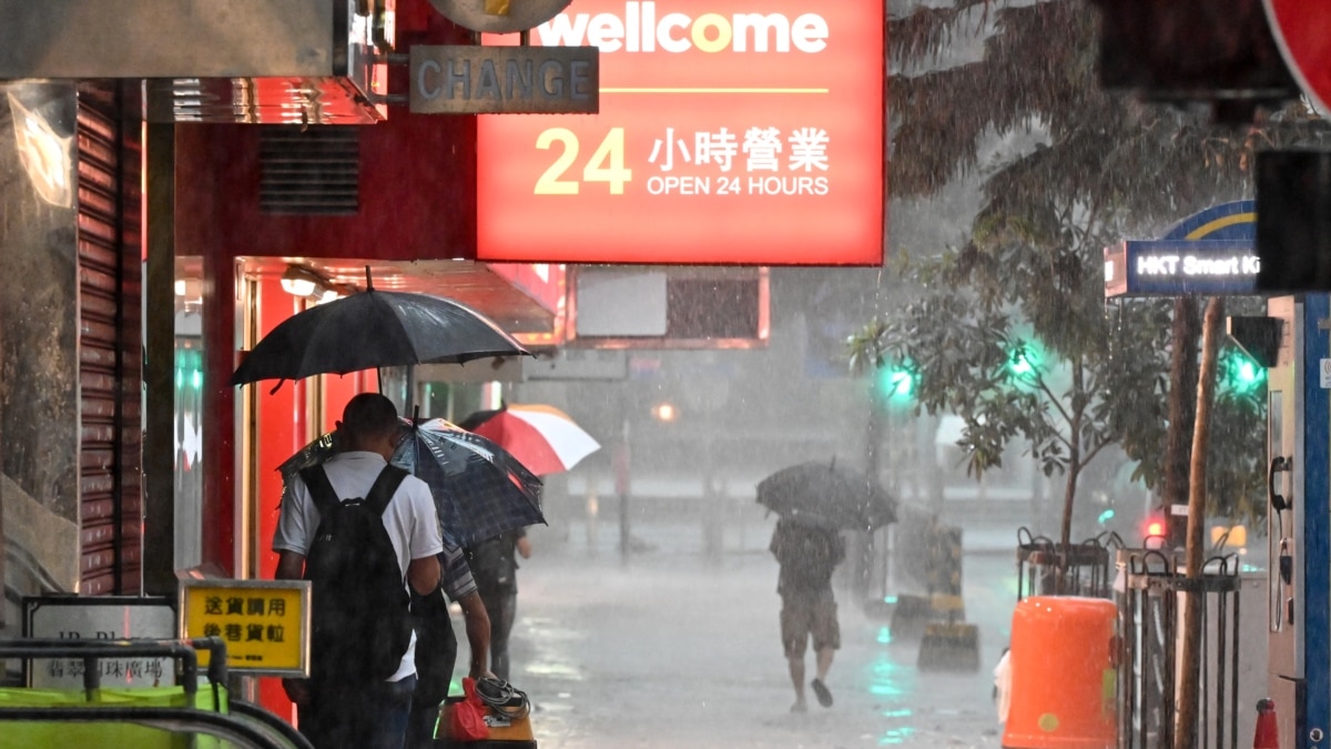 139年来最强暴雨袭击香港 深圳严重内涝水库泄洪