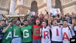 Abanya Algeriya mu myiyerekano Alger, itariki 15/03/2019.