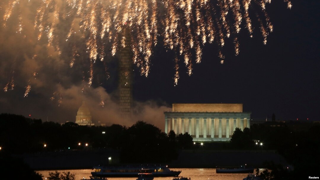 Independence Day fireworks light the sky over Washington, July 4, 2013. 