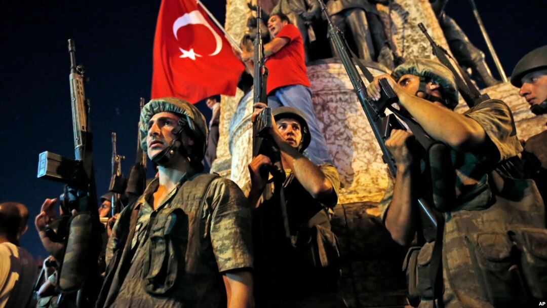 Turkiya harbiylari 15-iyul tunidagi isyon paytida