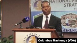 UMnu. John Panonetsa Mangudya, usibalukhulu webhanga le Reserve Bank of Zimbabwe.