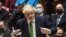 英国首相约翰逊在位于伦敦的英国议会讲话。(2022年1月19日)