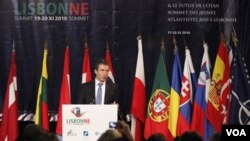 Sekjen NATO, Anders Fogh Rasmussen saat memberikan pidato pada pembukaan KTT di Lisbon hari Jumat.